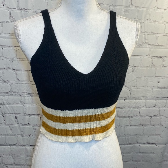 FASHION NOVA Stretchy Woven Tank Top - Picture 2 of 4